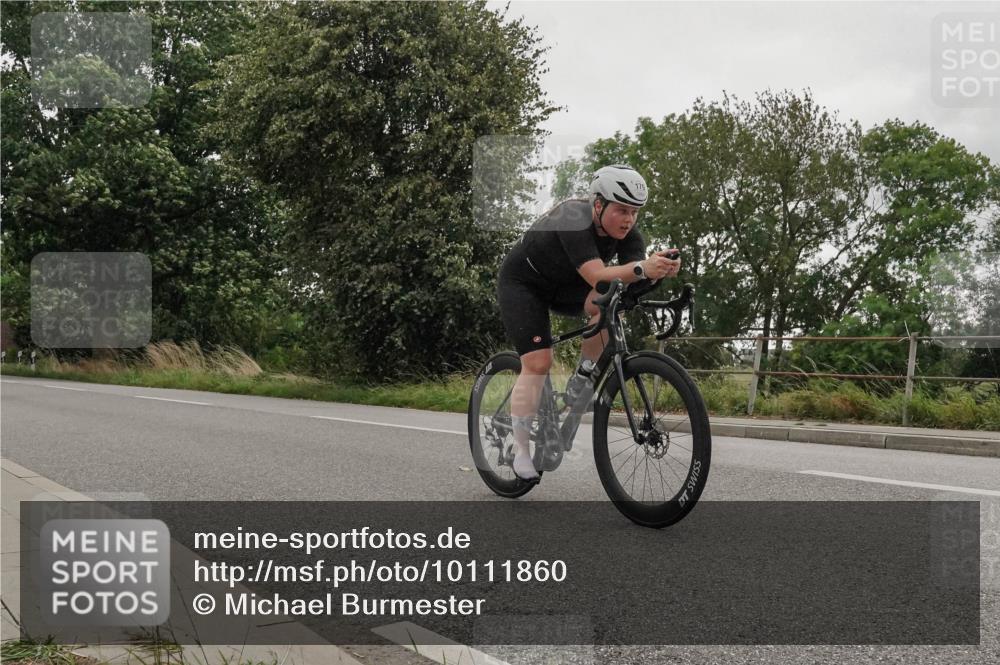 30.08.2026 - Elbe Triathlon Hamburg Michael Burmester http://msf.ph/oto/10111860 30.08.2026 15:39:32 Radfahren  meine-sportfotos.de