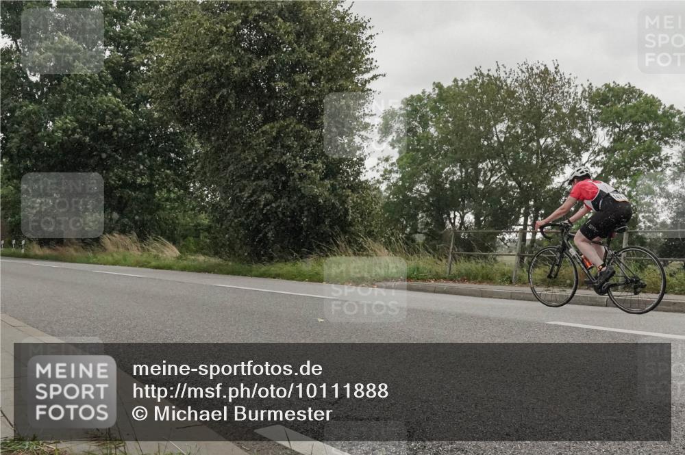 30.08.2026 - Elbe Triathlon Hamburg Michael Burmester http://msf.ph/oto/10111888 30.08.2026 15:43:05 Radfahren  meine-sportfotos.de