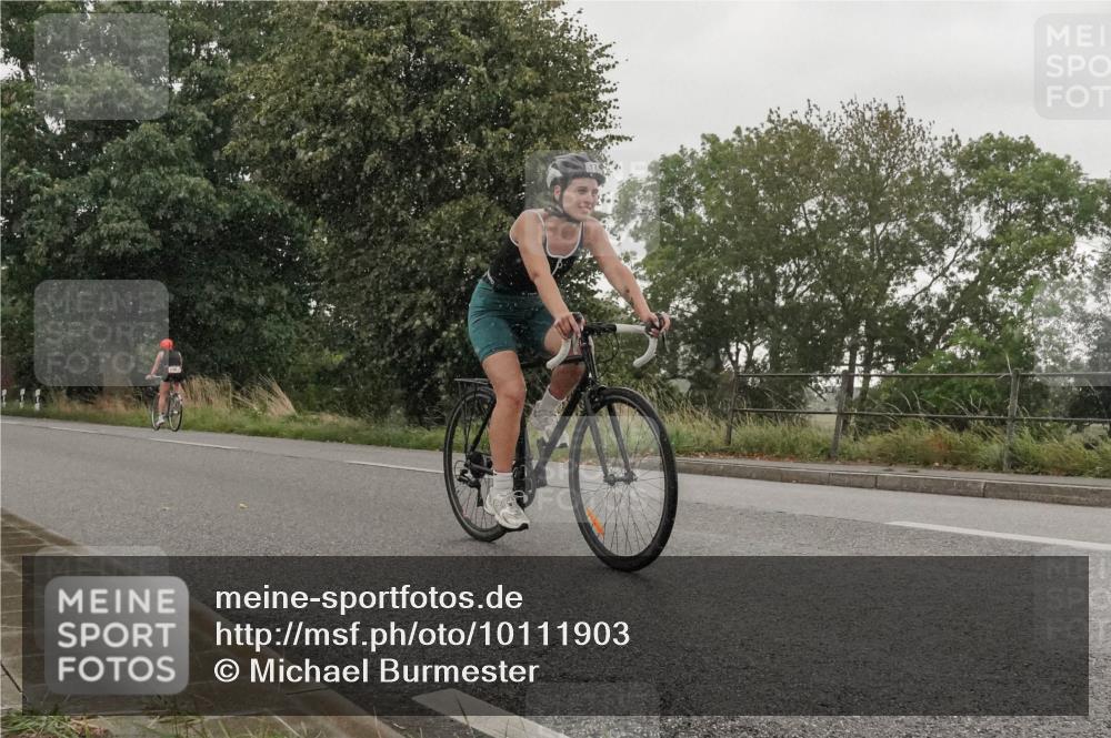 30.08.2026 - Elbe Triathlon Hamburg Michael Burmester http://msf.ph/oto/10111903 30.08.2026 15:45:21 Radfahren  meine-sportfotos.de