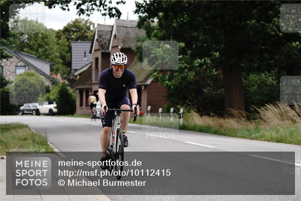30.08.2026 - Elbe Triathlon Hamburg Michael Burmester http://msf.ph/oto/10112415 30.08.2026 14:53:44 Radfahren  meine-sportfotos.de