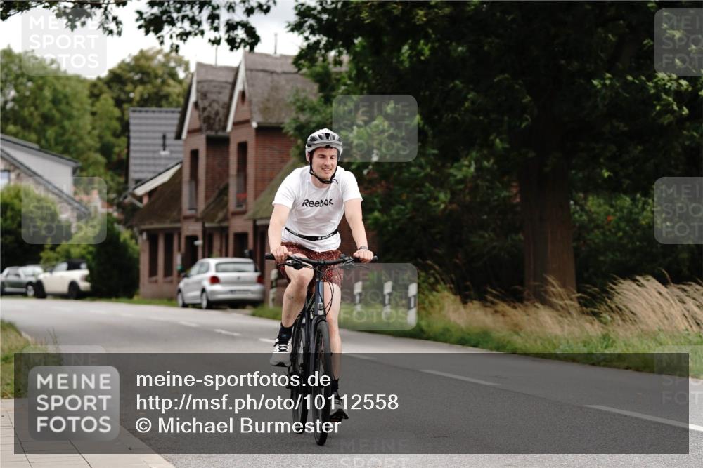 30.08.2026 - Elbe Triathlon Hamburg Michael Burmester http://msf.ph/oto/10112558 30.08.2026 15:01:22 Radfahren  meine-sportfotos.de