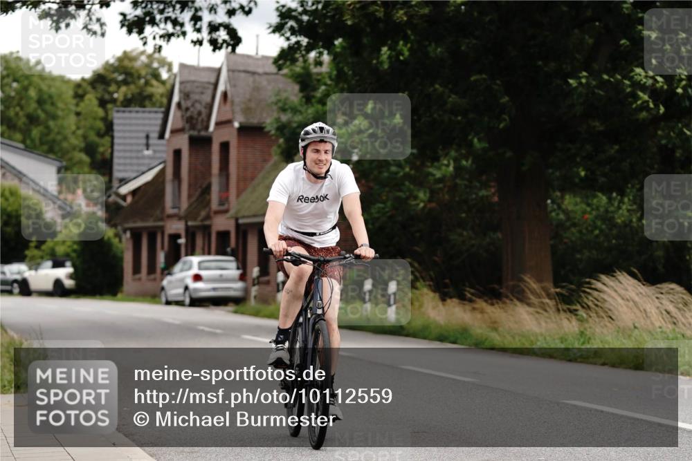 30.08.2026 - Elbe Triathlon Hamburg Michael Burmester http://msf.ph/oto/10112559 30.08.2026 15:01:22 Radfahren  meine-sportfotos.de