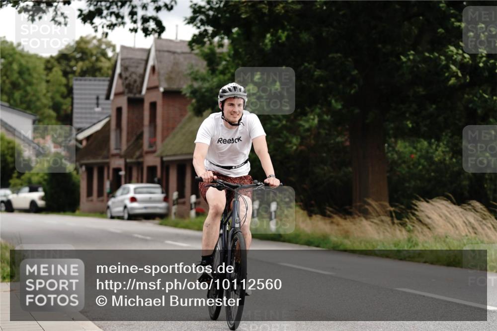 30.08.2026 - Elbe Triathlon Hamburg Michael Burmester http://msf.ph/oto/10112560 30.08.2026 15:01:23 Radfahren  meine-sportfotos.de