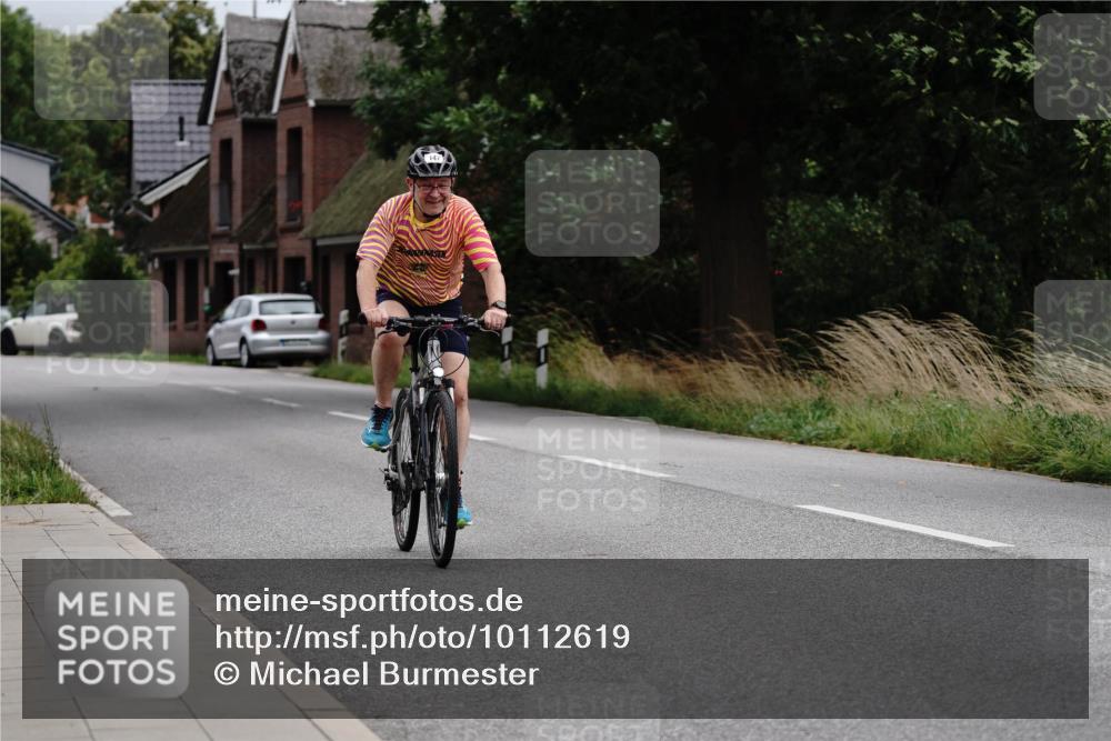 30.08.2026 - Elbe Triathlon Hamburg Michael Burmester http://msf.ph/oto/10112619 30.08.2026 15:07:03 Radfahren  meine-sportfotos.de
