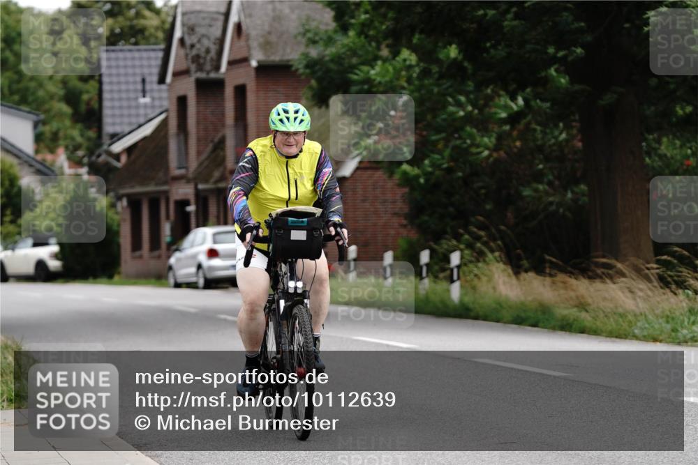 30.08.2026 - Elbe Triathlon Hamburg Michael Burmester http://msf.ph/oto/10112639 30.08.2026 15:11:23 Radfahren  meine-sportfotos.de