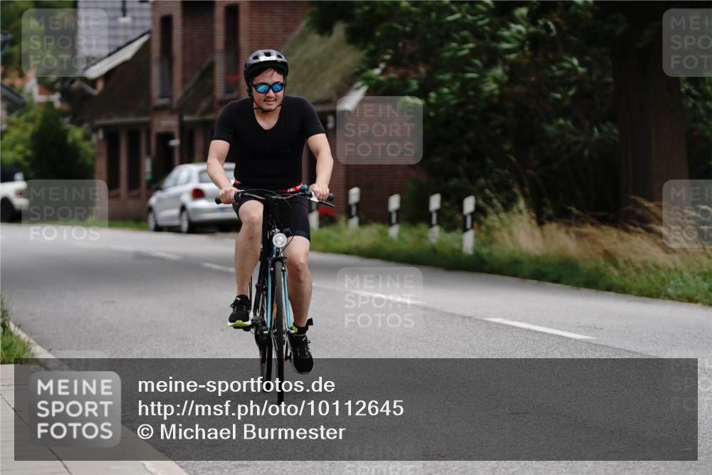 30.08.2026 - Elbe Triathlon Hamburg Michael Burmester http://msf.ph/oto/10112645 30.08.2026 15:13:01 Radfahren  meine-sportfotos.de
