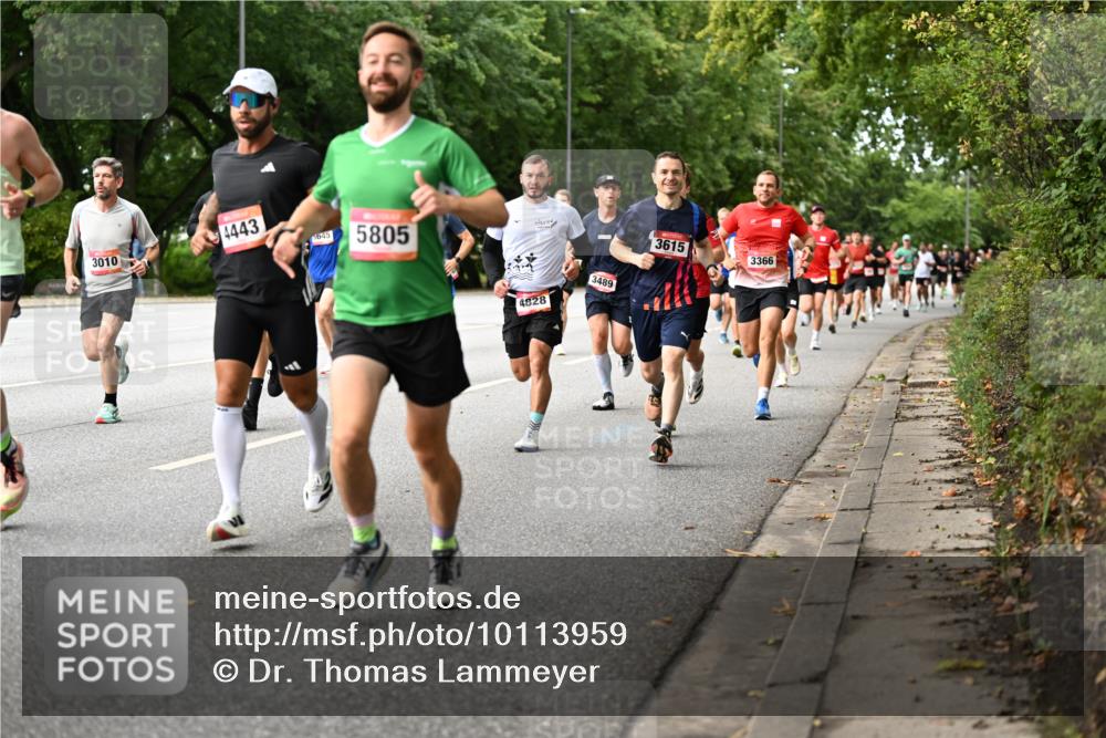06.09.2026 - CURREX Alsterlauf Dr. Thomas Lammeyer http://msf.ph/oto/10113959 06.09.2026 09:06:27 Laufen 3010, 4443, 5645, 5805, 4828, 3489, 3615, 3366 meine-sportfotos.de