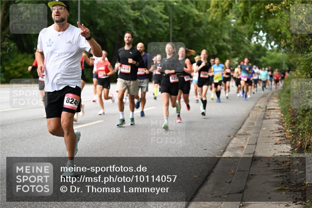 06.09.2026 - CURREX Alsterlauf Dr. Thomas Lammeyer http://msf.ph/oto/10114057 06.09.2026 09:06:41 Laufen 11, 8249, 8450, 823 meine-sportfotos.de