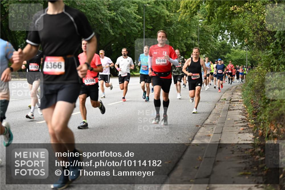 06.09.2026 - CURREX Alsterlauf Dr. Thomas Lammeyer http://msf.ph/oto/10114182 06.09.2026 09:07:01 Laufen 3182, 6366, 3386, 2563, 2556, 5846, 2054 meine-sportfotos.de