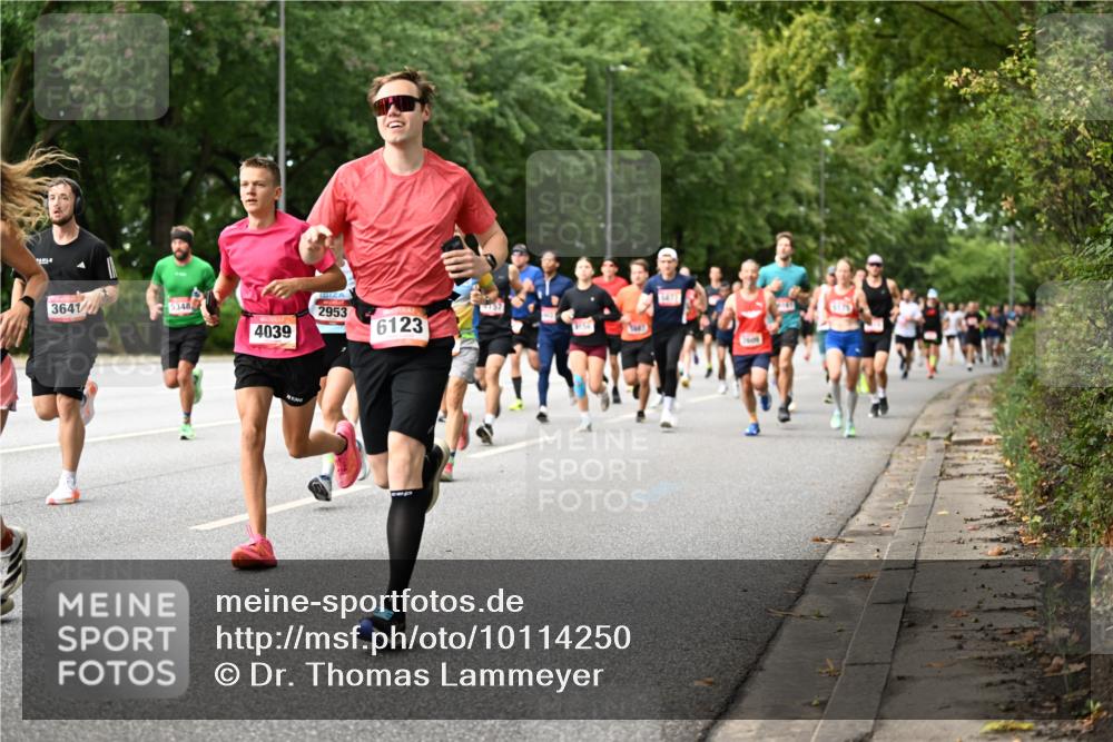 06.09.2026 - CURREX Alsterlauf Dr. Thomas Lammeyer http://msf.ph/oto/10114250 06.09.2026 09:07:11 Laufen 3641, 5348, 4039, 2953, 6123, 3154, 5175 meine-sportfotos.de