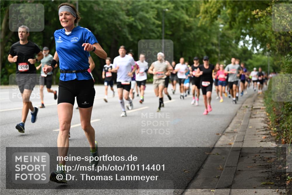 06.09.2026 - CURREX Alsterlauf Dr. Thomas Lammeyer http://msf.ph/oto/10114401 06.09.2026 09:07:34 Laufen 2210 meine-sportfotos.de