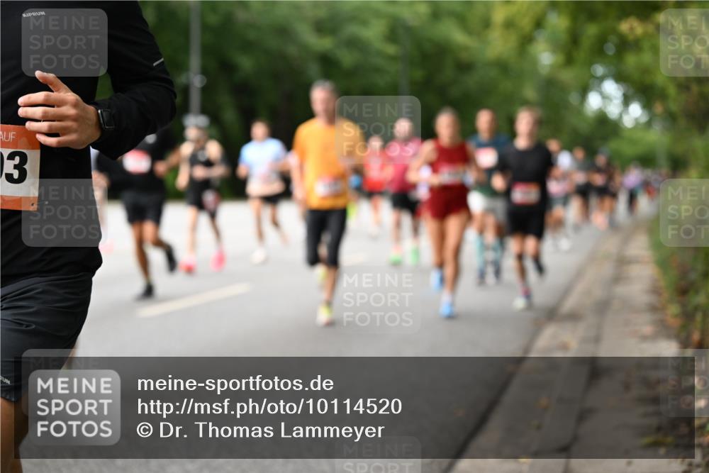 06.09.2026 - CURREX Alsterlauf Dr. Thomas Lammeyer http://msf.ph/oto/10114520 06.09.2026 09:07:54 Laufen 13 meine-sportfotos.de