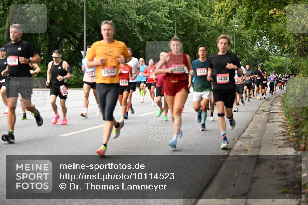 06.09.2026 - CURREX Alsterlauf Dr. Thomas Lammeyer http://msf.ph/oto/10114523 06.09.2026 09:07:55 Laufen 1929, 2632, 4834, 5705, 4212, 8234, 3432, 195 meine-sportfotos.de