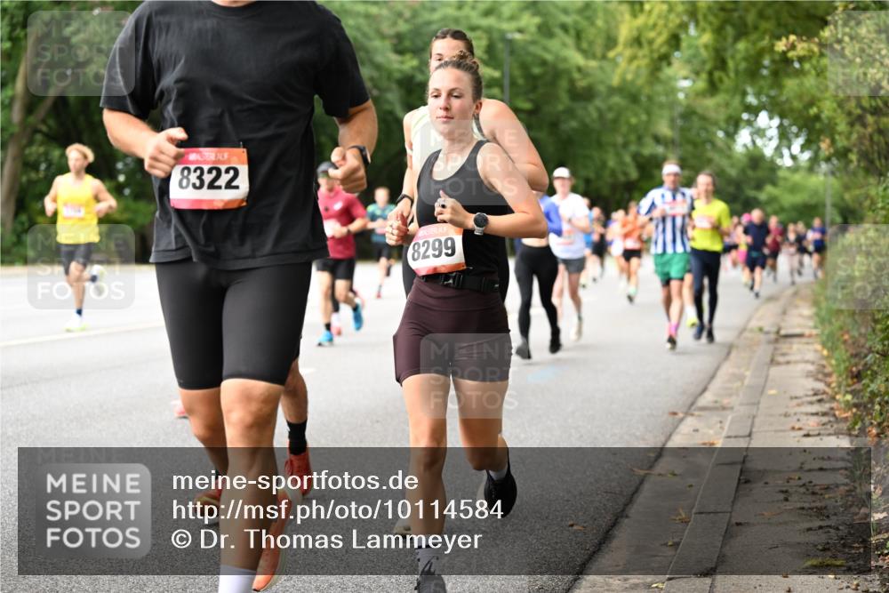 06.09.2026 - CURREX Alsterlauf Dr. Thomas Lammeyer http://msf.ph/oto/10114584 06.09.2026 09:08:04 Laufen 8322, 8299 meine-sportfotos.de