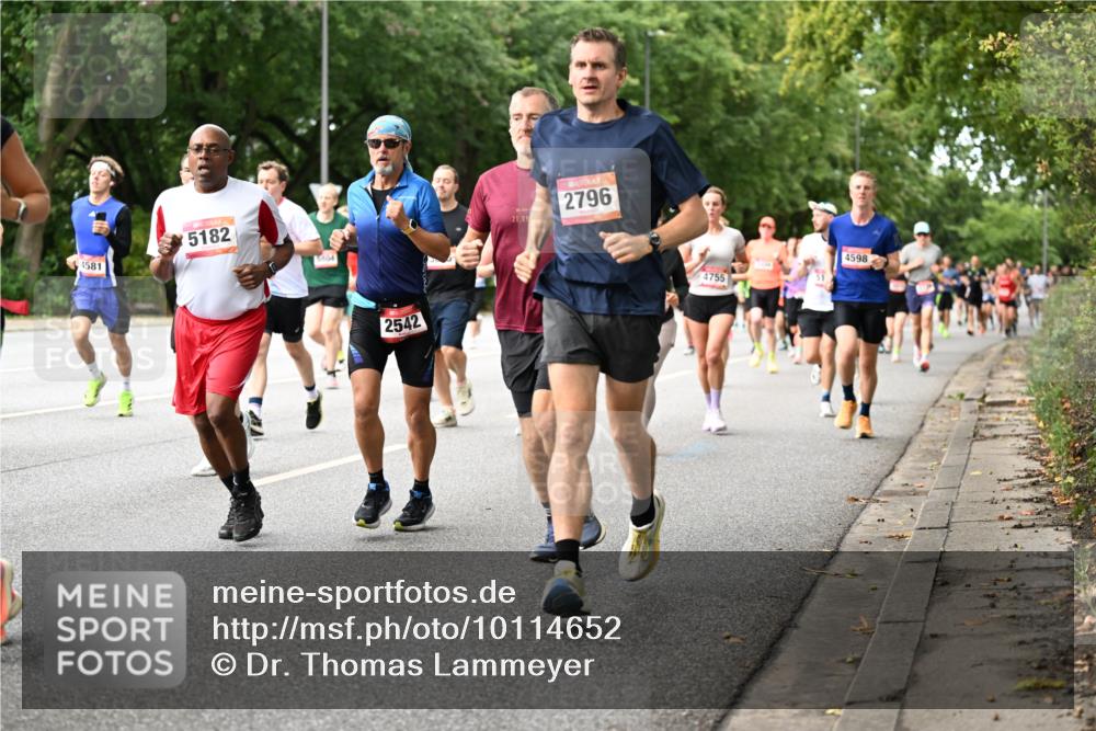 06.09.2026 - CURREX Alsterlauf Dr. Thomas Lammeyer http://msf.ph/oto/10114652 06.09.2026 09:08:15 Laufen 4581, 5182, 2542, 21, 09, 2796, 4755, 4598 meine-sportfotos.de