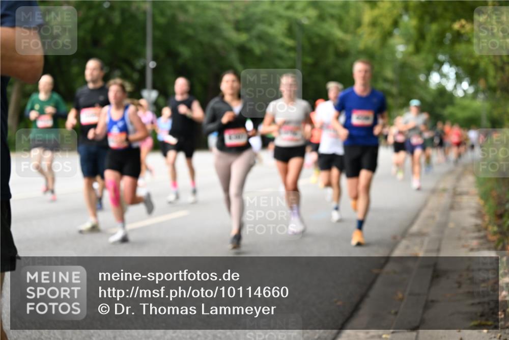 06.09.2026 - CURREX Alsterlauf Dr. Thomas Lammeyer http://msf.ph/oto/10114660 06.09.2026 09:08:16 Laufen  meine-sportfotos.de