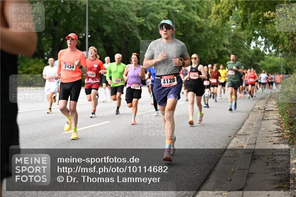 06.09.2026 - CURREX Alsterlauf Dr. Thomas Lammeyer http://msf.ph/oto/10114682 06.09.2026 09:08:20 Laufen 2434, 5884, 4128, 5839 meine-sportfotos.de