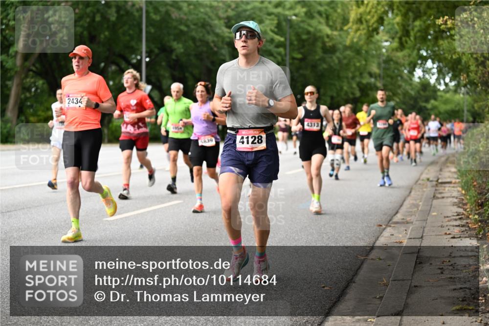 06.09.2026 - CURREX Alsterlauf Dr. Thomas Lammeyer http://msf.ph/oto/10114684 06.09.2026 09:08:20 Laufen 2434, 5839, 4128, 4313 meine-sportfotos.de