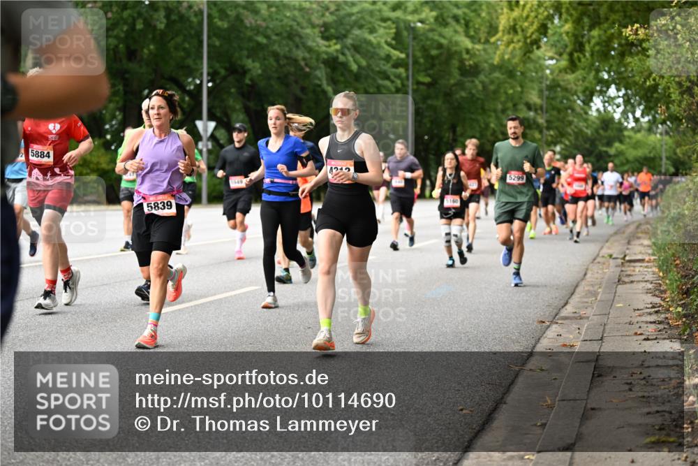 06.09.2026 - CURREX Alsterlauf Dr. Thomas Lammeyer http://msf.ph/oto/10114690 06.09.2026 09:08:21 Laufen 5884, 5839, 3949, 1215, 5160, 5299 meine-sportfotos.de