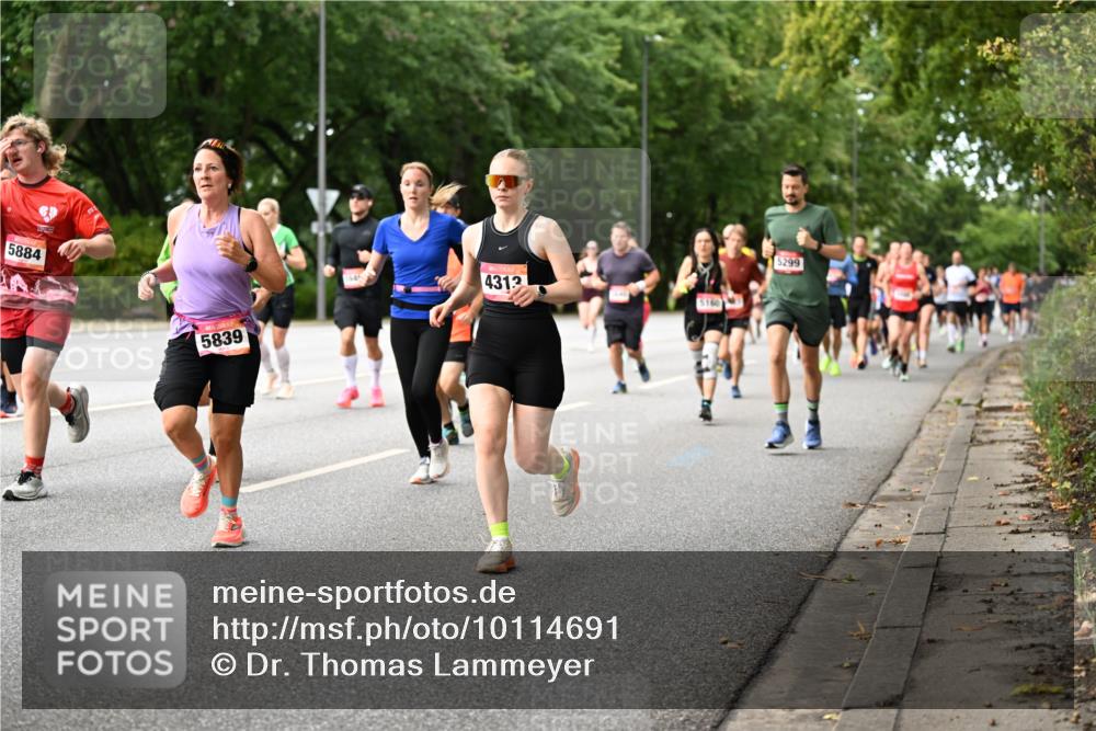 06.09.2026 - CURREX Alsterlauf Dr. Thomas Lammeyer http://msf.ph/oto/10114691 06.09.2026 09:08:21 Laufen 5884, 5839, 4313, 5299 meine-sportfotos.de