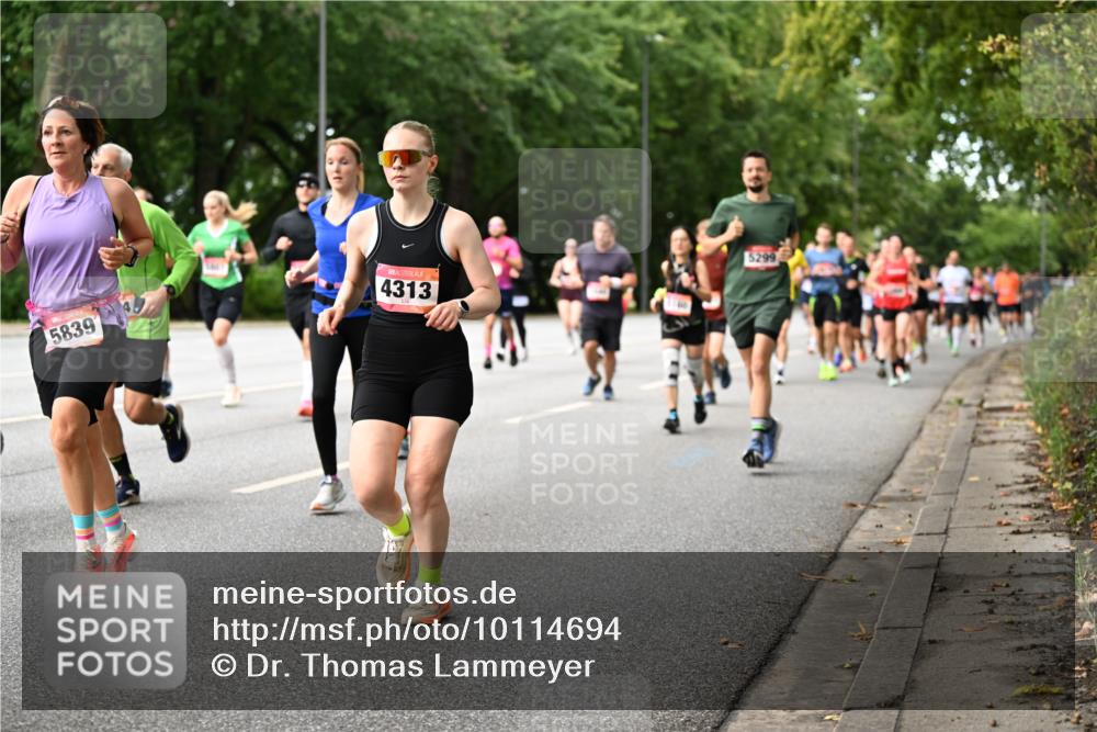 06.09.2026 - CURREX Alsterlauf Dr. Thomas Lammeyer http://msf.ph/oto/10114694 06.09.2026 09:08:21 Laufen 5839, 5607, 4313, 5299 meine-sportfotos.de