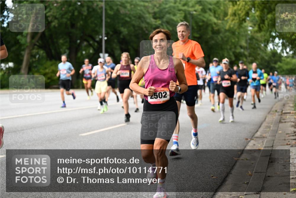 06.09.2026 - CURREX Alsterlauf Dr. Thomas Lammeyer http://msf.ph/oto/10114771 06.09.2026 09:08:33 Laufen 2502 meine-sportfotos.de
