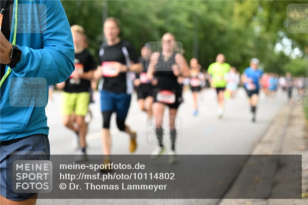 06.09.2026 - CURREX Alsterlauf Dr. Thomas Lammeyer http://msf.ph/oto/10114802 06.09.2026 09:08:39 Laufen  meine-sportfotos.de