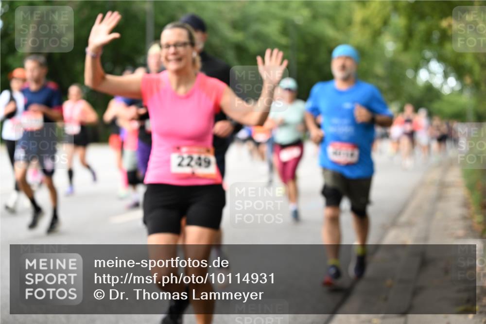 06.09.2026 - CURREX Alsterlauf Dr. Thomas Lammeyer http://msf.ph/oto/10114931 06.09.2026 09:08:59 Laufen 2249 meine-sportfotos.de