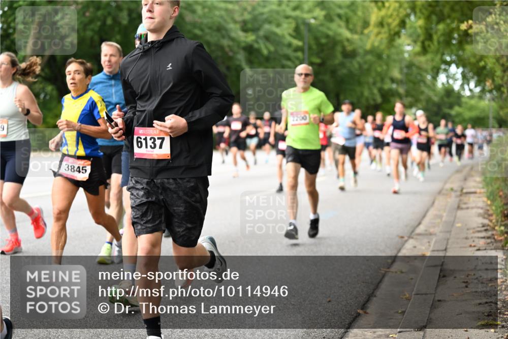 06.09.2026 - CURREX Alsterlauf Dr. Thomas Lammeyer http://msf.ph/oto/10114946 06.09.2026 09:09:01 Laufen 9, 3845, 6137 meine-sportfotos.de