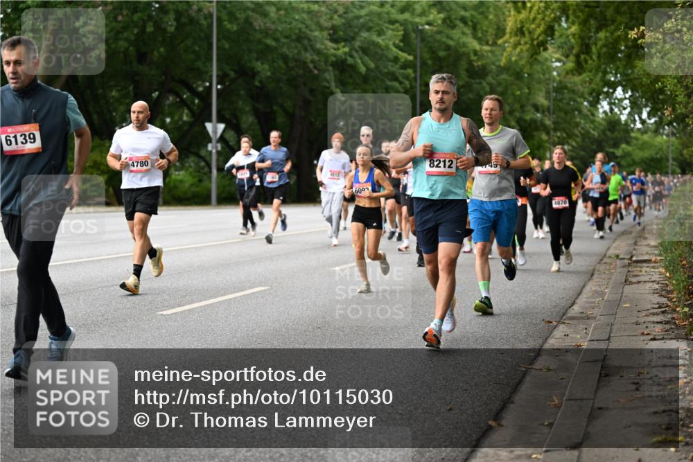 06.09.2026 - CURREX Alsterlauf Dr. Thomas Lammeyer http://msf.ph/oto/10115030 06.09.2026 09:09:20 Laufen 6139, 4780, 600, 8212, 4870 meine-sportfotos.de