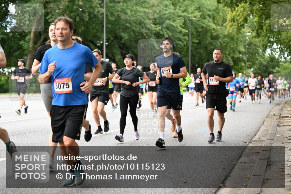 06.09.2026 - CURREX Alsterlauf Dr. Thomas Lammeyer http://msf.ph/oto/10115123 06.09.2026 09:09:48 Laufen 8186, 621, 3075, 3886, 6327, 555 meine-sportfotos.de