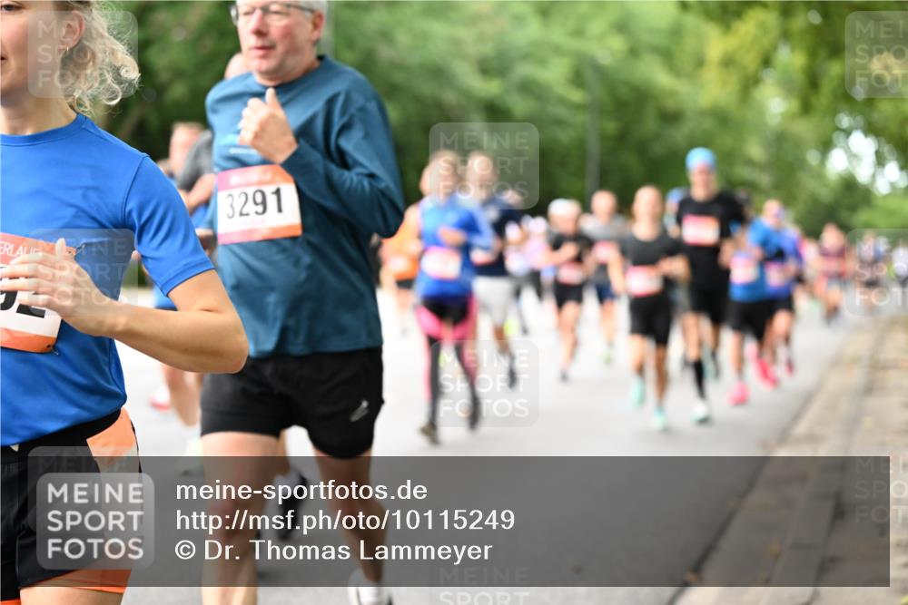 06.09.2026 - CURREX Alsterlauf Dr. Thomas Lammeyer http://msf.ph/oto/10115249 06.09.2026 09:10:07 Laufen 3291 meine-sportfotos.de