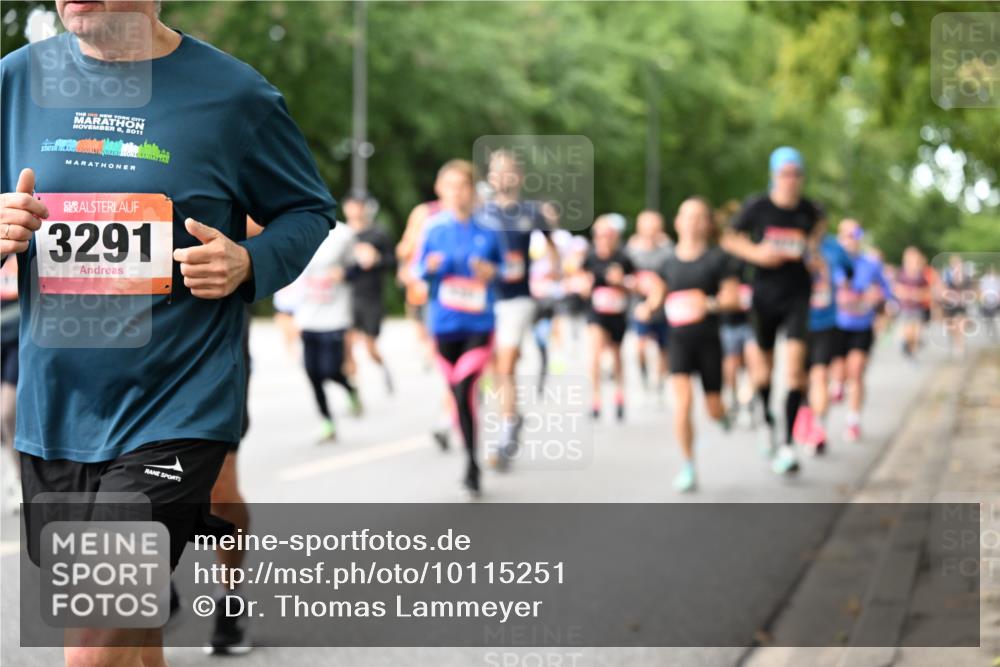 06.09.2026 - CURREX Alsterlauf Dr. Thomas Lammeyer http://msf.ph/oto/10115251 06.09.2026 09:10:07 Laufen 6, 2011, 3291, 11 meine-sportfotos.de