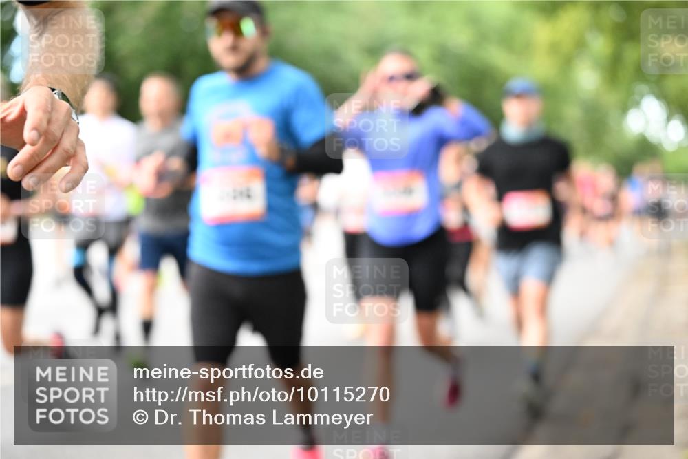 06.09.2026 - CURREX Alsterlauf Dr. Thomas Lammeyer http://msf.ph/oto/10115270 06.09.2026 09:10:10 Laufen  meine-sportfotos.de