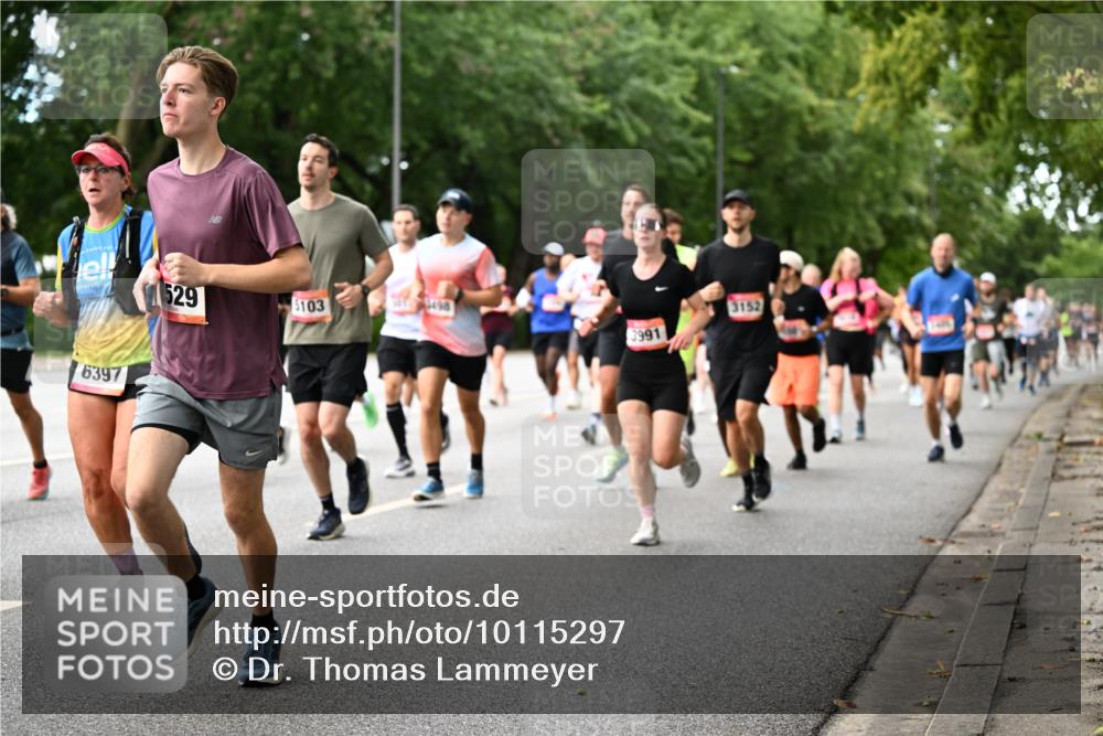 06.09.2026 - CURREX Alsterlauf Dr. Thomas Lammeyer http://msf.ph/oto/10115297 06.09.2026 09:10:14 Laufen 529, 6397, 5103, 3991, 3152 meine-sportfotos.de