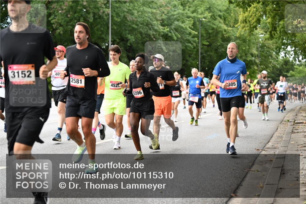 06.09.2026 - CURREX Alsterlauf Dr. Thomas Lammeyer http://msf.ph/oto/10115310 06.09.2026 09:10:17 Laufen 44, 3152, 40, 2581, 4525, 5396, 01, 5677, 3271, 405, 5823 meine-sportfotos.de