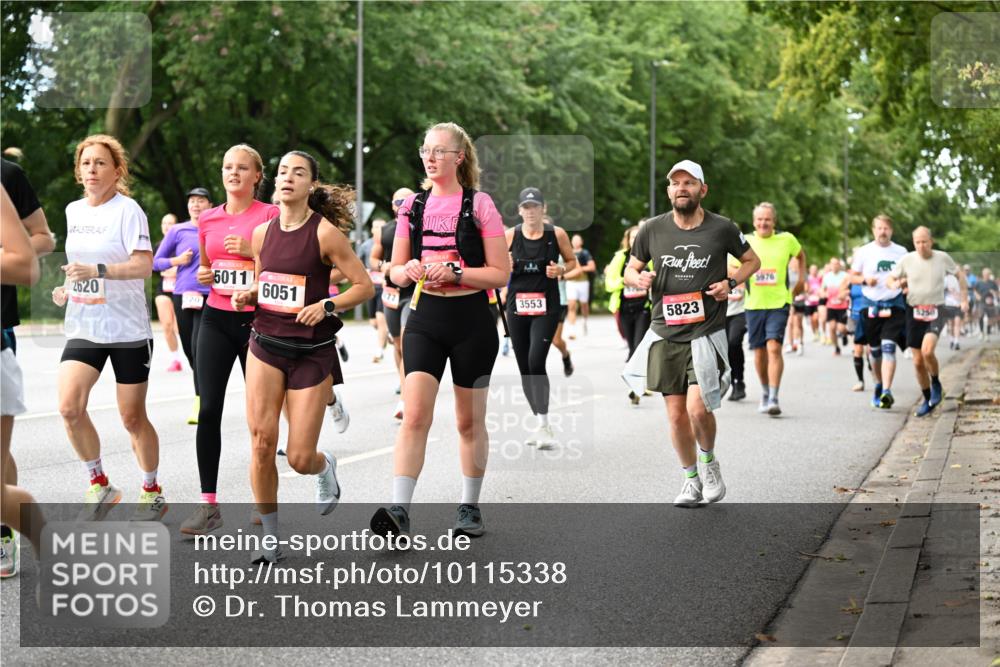 06.09.2026 - CURREX Alsterlauf Dr. Thomas Lammeyer http://msf.ph/oto/10115338 06.09.2026 09:10:21 Laufen 2620, 20, 5011, 6051, 3553, 5823, 5976, 5250 meine-sportfotos.de