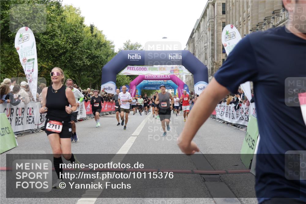06.09.2026 - CURREX Alsterlauf Yannick Fuchs http://msf.ph/oto/10115376 06.09.2026 09:58:51 Ziel 2017, 2065, 2244, 2711, 3078, 3313, 3691, 4299, 4695, 4747, 5557, 5661, 5706, 5764, 5810, 5964, 6111, 6311 meine-sportfotos.de