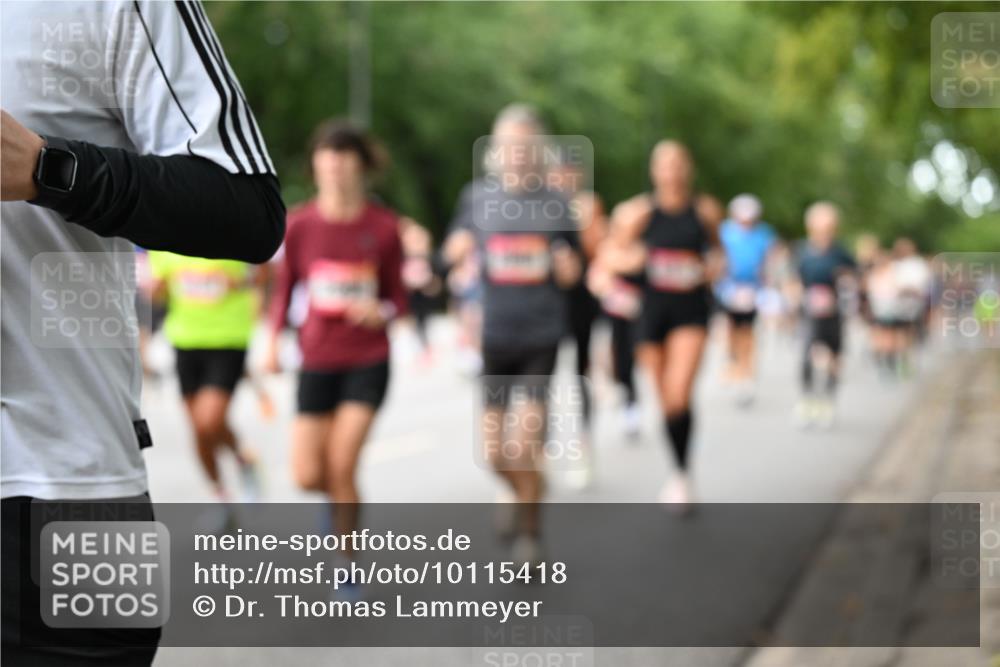 06.09.2026 - CURREX Alsterlauf Dr. Thomas Lammeyer http://msf.ph/oto/10115418 06.09.2026 09:10:32 Laufen  meine-sportfotos.de