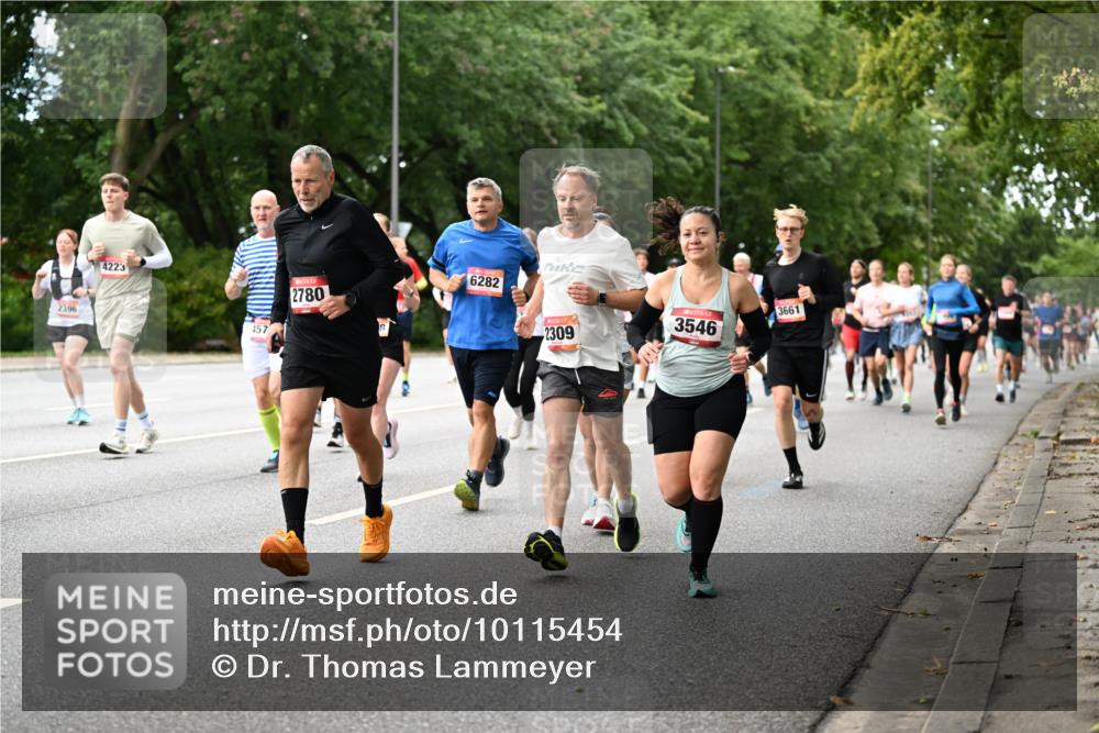 06.09.2026 - CURREX Alsterlauf Dr. Thomas Lammeyer http://msf.ph/oto/10115454 06.09.2026 09:10:37 Laufen 2396, 4223, 457, 2780, 6282, 2309, 3546, 3661 meine-sportfotos.de