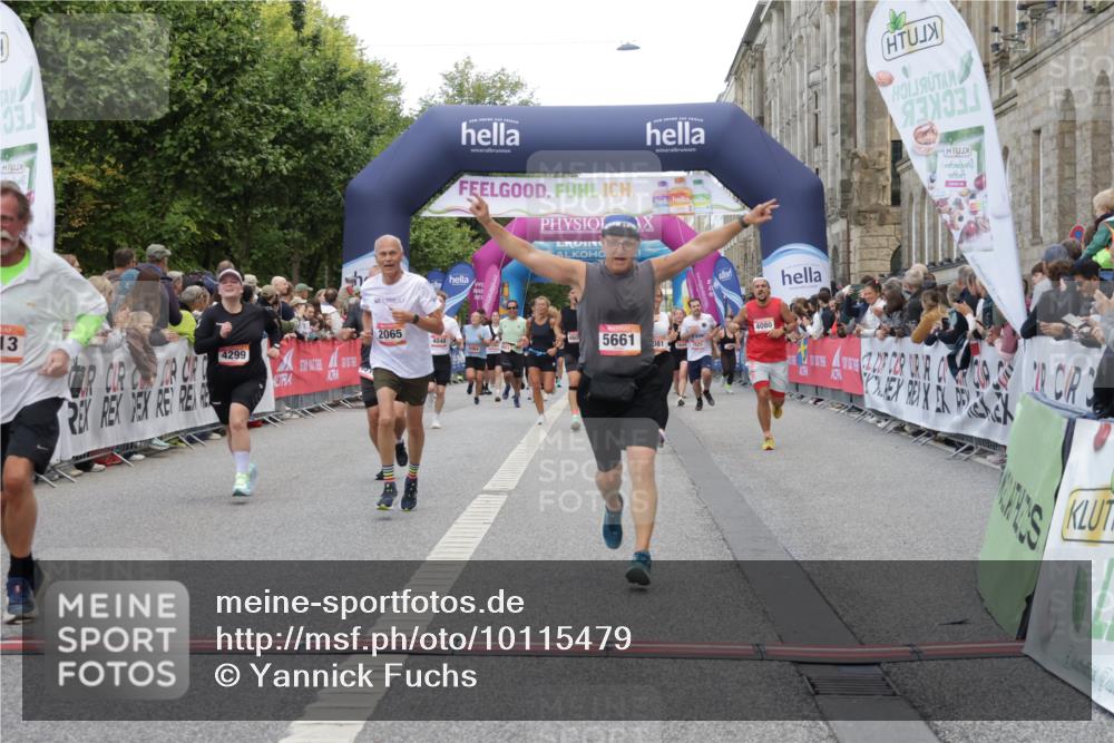 06.09.2026 - CURREX Alsterlauf Yannick Fuchs http://msf.ph/oto/10115479 06.09.2026 09:58:53 Ziel 2017, 2065, 2244, 2711, 3078, 3313, 3691, 4048, 4080, 4081, 4299, 4779, 5557, 5661, 5764, 5964, 6111, 6311 meine-sportfotos.de