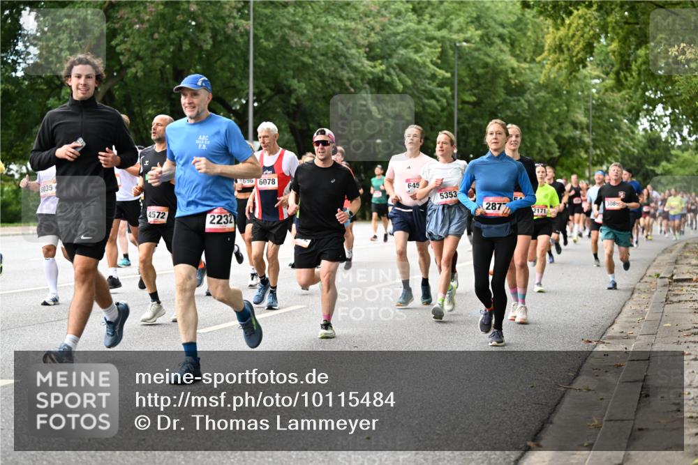 06.09.2026 - CURREX Alsterlauf Dr. Thomas Lammeyer http://msf.ph/oto/10115484 06.09.2026 09:10:41 Laufen 8035, 2015, 20, 4572, 2232, 696, 6078, 645, 5353, 2877, 308, 2171 meine-sportfotos.de