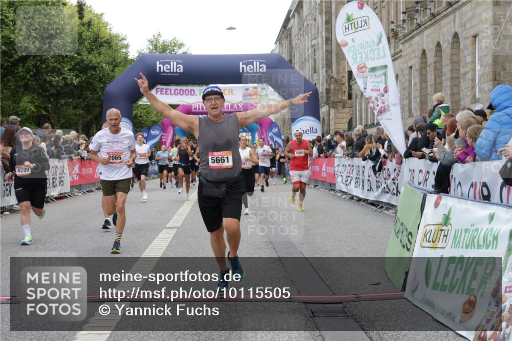 06.09.2026 - CURREX Alsterlauf Yannick Fuchs http://msf.ph/oto/10115505 06.09.2026 09:58:53 Ziel 2017, 2065, 2244, 2711, 3078, 3313, 3691, 4048, 4080, 4081, 4299, 4779, 5557, 5661, 5764, 5964, 6111, 6311 meine-sportfotos.de