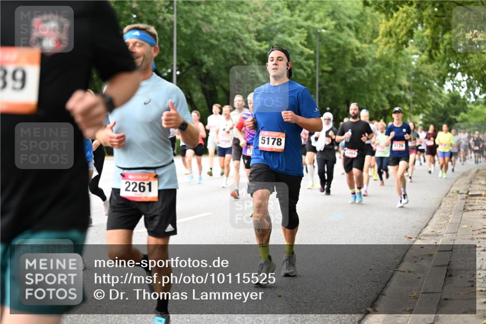 06.09.2026 - CURREX Alsterlauf Dr. Thomas Lammeyer http://msf.ph/oto/10115525 06.09.2026 09:10:47 Laufen 39, 2261, 5178, 6464, 4126 meine-sportfotos.de