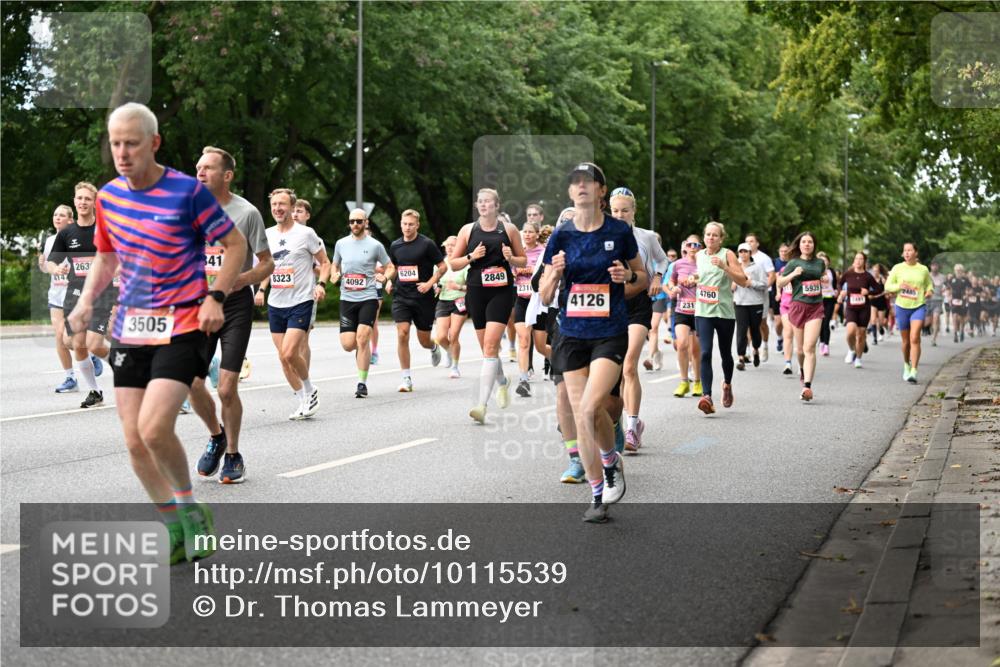 06.09.2026 - CURREX Alsterlauf Dr. Thomas Lammeyer http://msf.ph/oto/10115539 06.09.2026 09:10:49 Laufen 4147, 263, 3505, 41, 6204, 8323, 2849, 4092, 2310, 5939, 4760, 2485, 4126, 231 meine-sportfotos.de