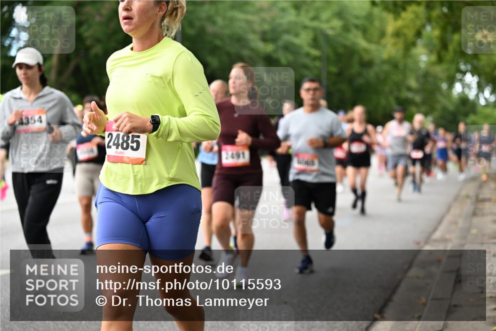 06.09.2026 - CURREX Alsterlauf Dr. Thomas Lammeyer http://msf.ph/oto/10115593 06.09.2026 09:10:57 Laufen 4354, 2485, 2491 meine-sportfotos.de