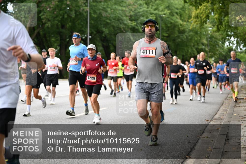 06.09.2026 - CURREX Alsterlauf Dr. Thomas Lammeyer http://msf.ph/oto/10115625 06.09.2026 09:11:01 Laufen 4048, 4765, 2229, 4111 meine-sportfotos.de