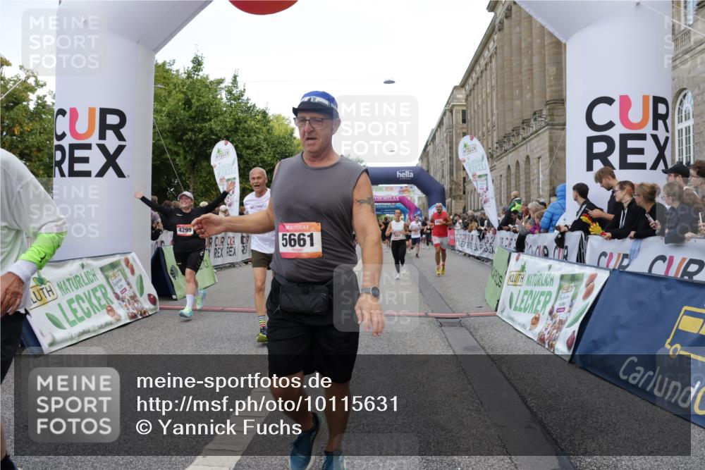 06.09.2026 - CURREX Alsterlauf Yannick Fuchs http://msf.ph/oto/10115631 06.09.2026 09:58:55 Ziel 2017, 2065, 2244, 2711, 3049, 3078, 3313, 3323, 3691, 4048, 4080, 4081, 4299, 4605, 4779, 5099, 5100, 5557, 5661, 6111, 6311 meine-sportfotos.de