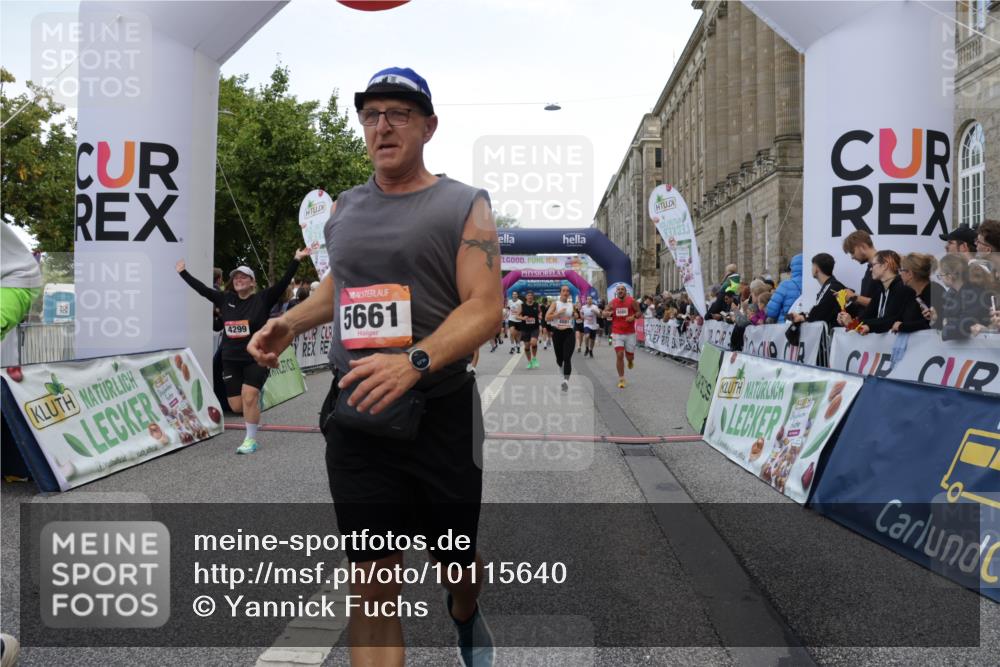 06.09.2026 - CURREX Alsterlauf Yannick Fuchs http://msf.ph/oto/10115640 06.09.2026 09:58:55 Ziel 2017, 2065, 2244, 2711, 3049, 3078, 3313, 3323, 3691, 4048, 4080, 4081, 4299, 4605, 4779, 5099, 5100, 5557, 5661, 6111, 6311 meine-sportfotos.de