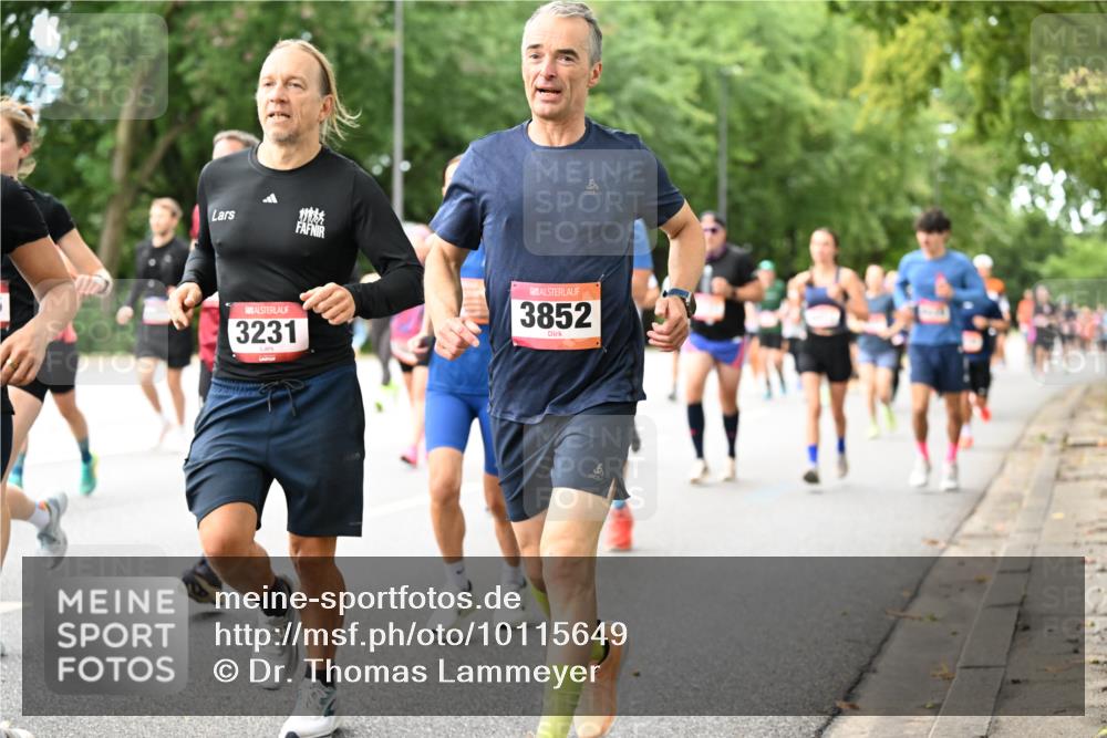 06.09.2026 - CURREX Alsterlauf Dr. Thomas Lammeyer http://msf.ph/oto/10115649 06.09.2026 09:11:04 Laufen 3852, 3231 meine-sportfotos.de
